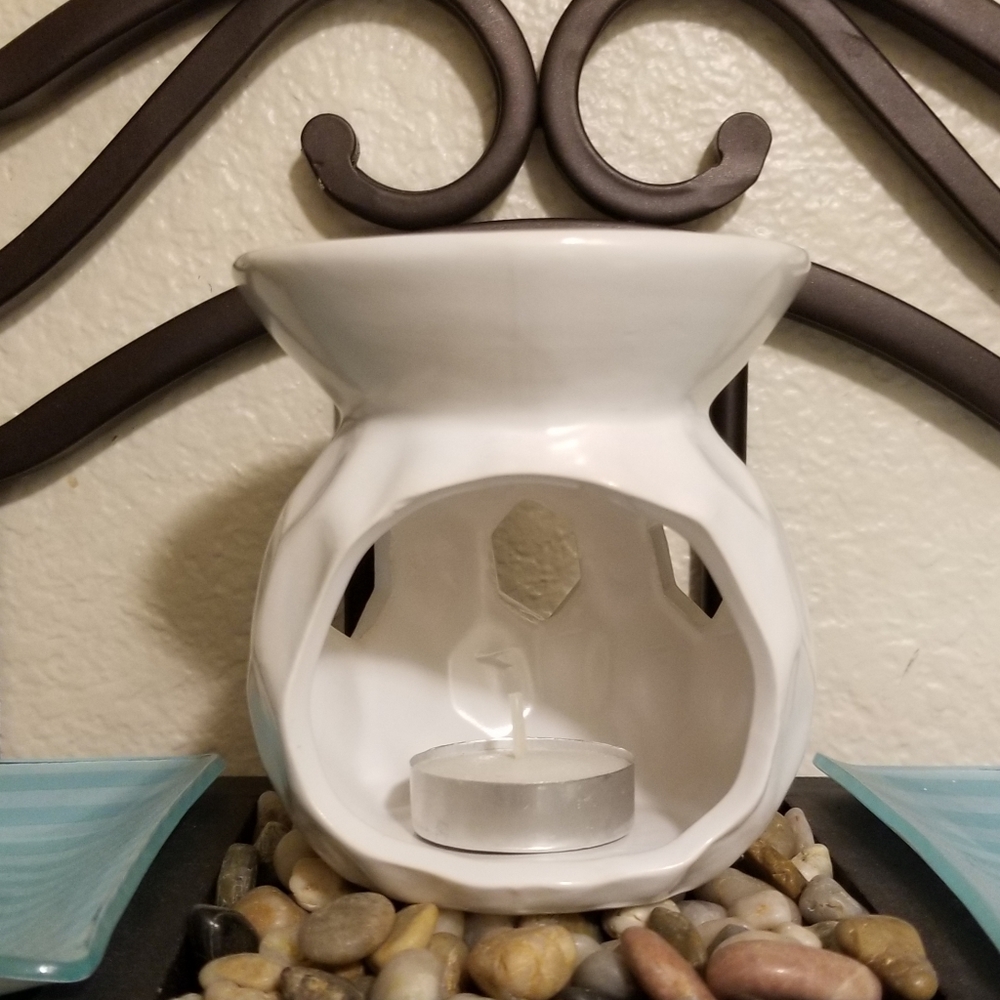 1 Essential Oil / Wax Burner Set